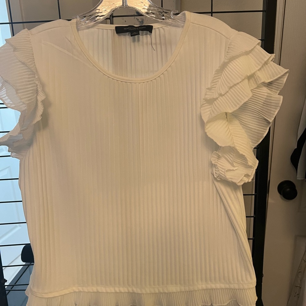 Marc of New York White Ruffle Sleeve Top new xl